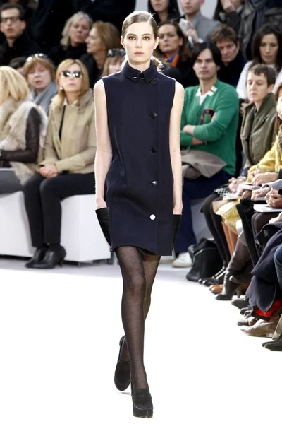 Look 3